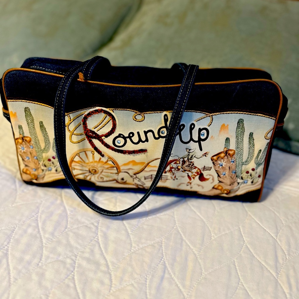 Los Angeles designed “Round Up” bag